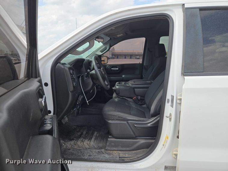 image for item YA3243 2019 Chevrolet Silverado 1500 Ext. Cab pickup truck