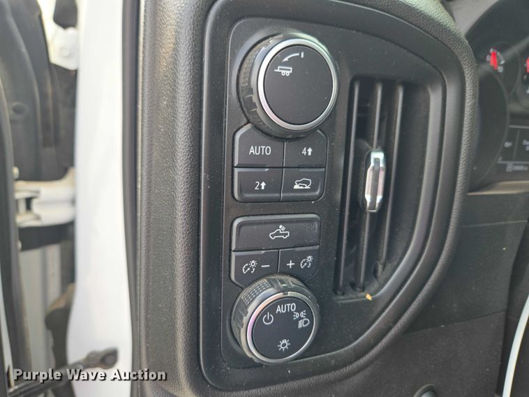 image for item YA3243 2019 Chevrolet Silverado 1500 Ext. Cab pickup truck
