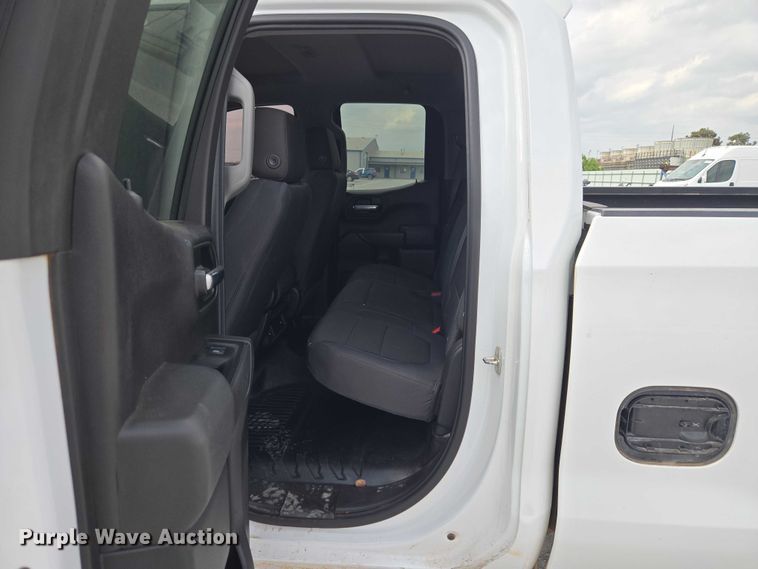 image for item YA3243 2019 Chevrolet Silverado 1500 Ext. Cab pickup truck