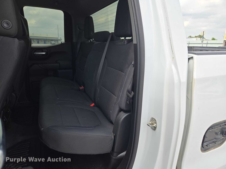 image for item YA3243 2019 Chevrolet Silverado 1500 Ext. Cab pickup truck
