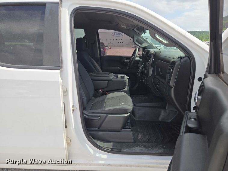 image for item YA3243 2019 Chevrolet Silverado 1500 Ext. Cab pickup truck