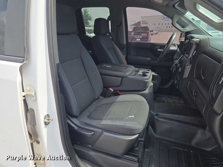 image for item YA3243 2019 Chevrolet Silverado 1500 Ext. Cab pickup truck