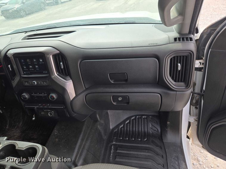 image for item YA3243 2019 Chevrolet Silverado 1500 Ext. Cab pickup truck