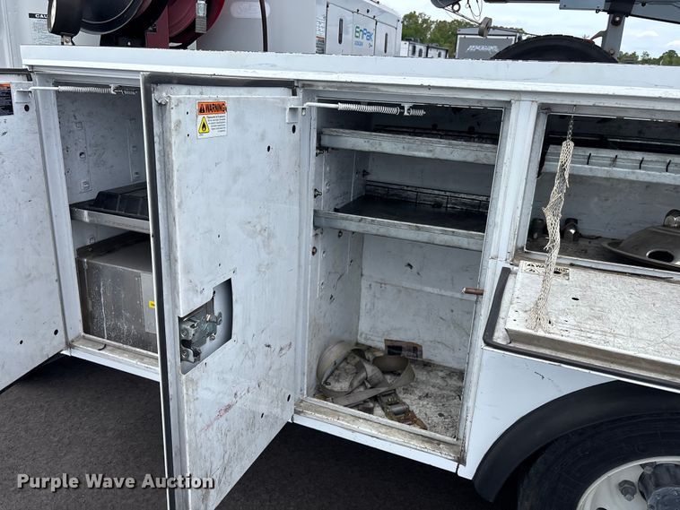 image for item YA3273 2018 Isuzu NPR utility / service truck