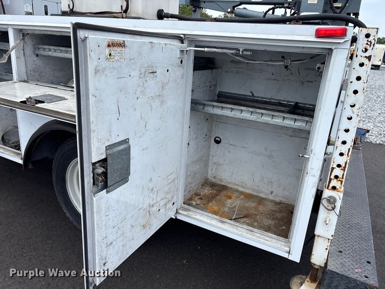 image for item YA3273 2018 Isuzu NPR utility / service truck