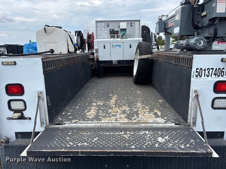 image for item YA3273 2018 Isuzu NPR utility / service truck