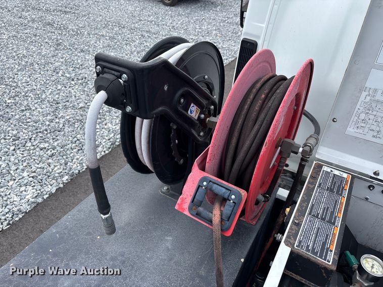 image for item YA3273 2018 Isuzu NPR utility / service truck