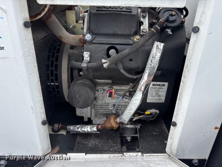 image for item YA3273 2018 Isuzu NPR utility / service truck