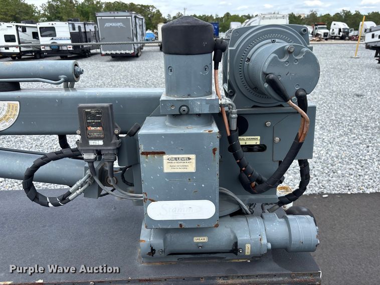image for item YA3273 2018 Isuzu NPR utility / service truck