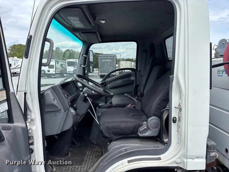 image for item YA3273 2018 Isuzu NPR utility / service truck