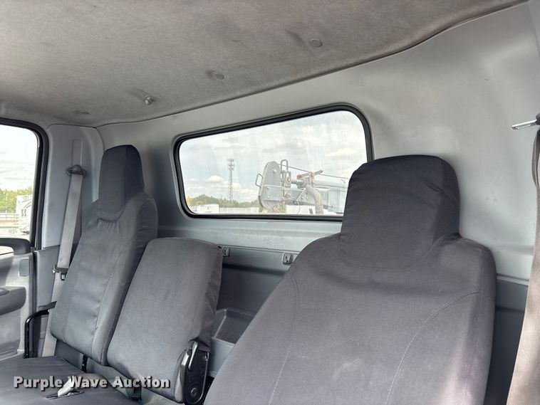 image for item YA3273 2018 Isuzu NPR utility / service truck