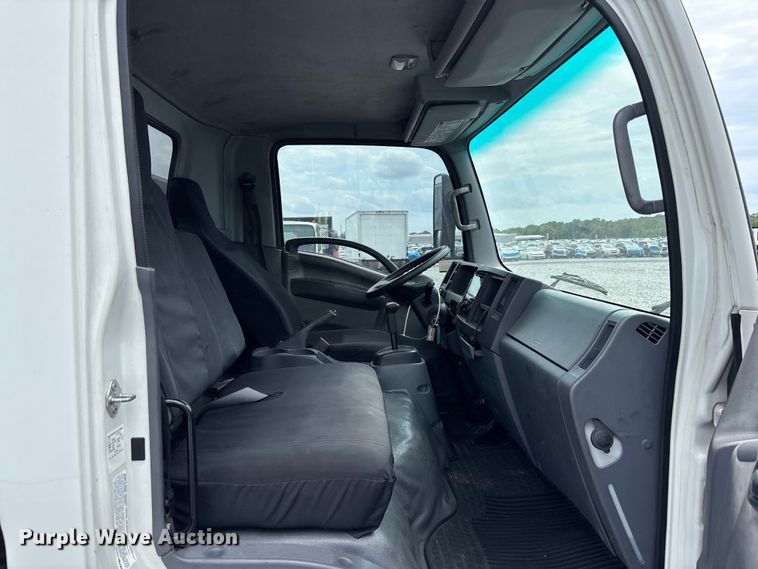image for item YA3273 2018 Isuzu NPR utility / service truck