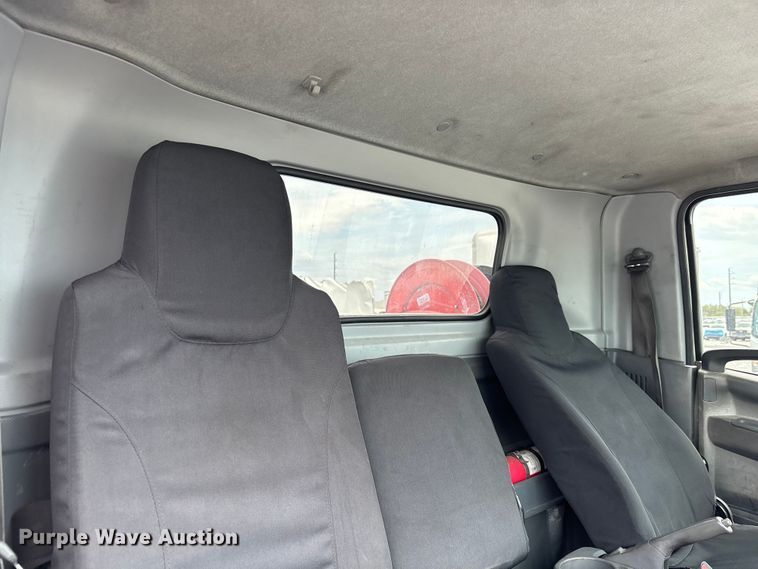 image for item YA3273 2018 Isuzu NPR utility / service truck