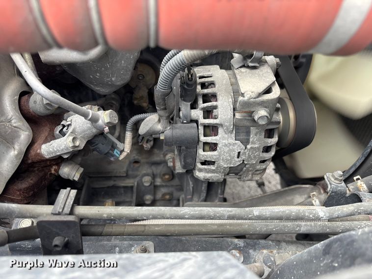 image for item YA3273 2018 Isuzu NPR utility / service truck