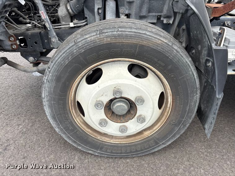 image for item YA3273 2018 Isuzu NPR utility / service truck