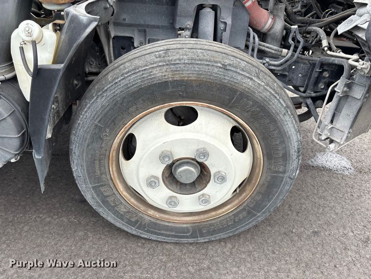 image for item YA3273 2018 Isuzu NPR utility / service truck