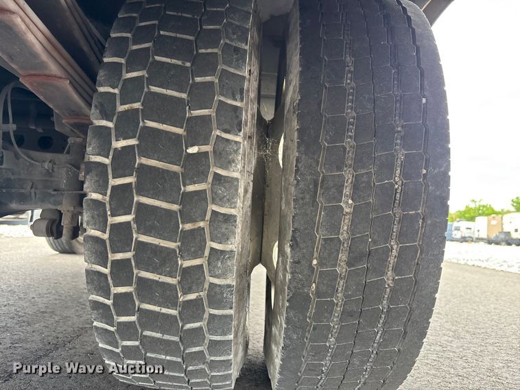 image for item YA3273 2018 Isuzu NPR utility / service truck