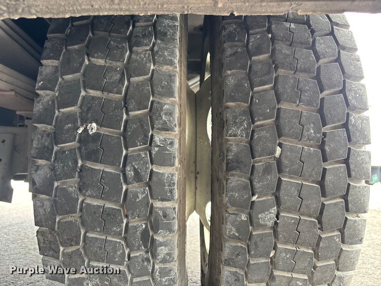 image for item YA3273 2018 Isuzu NPR utility / service truck