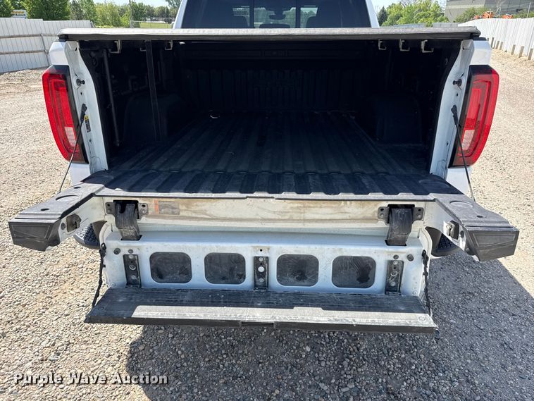 image for item YA3358 2021 GMC Sierra 1500 AT4 Crew Cab pickup truck