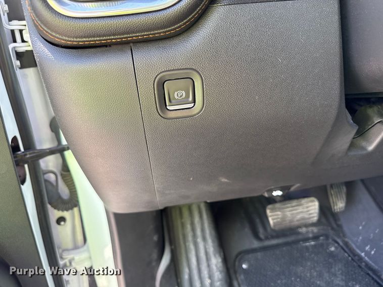 image for item YA3358 2021 GMC Sierra 1500 AT4 Crew Cab pickup truck