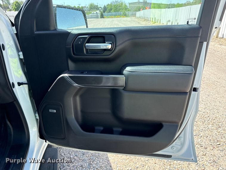 image for item YA3358 2021 GMC Sierra 1500 AT4 Crew Cab pickup truck