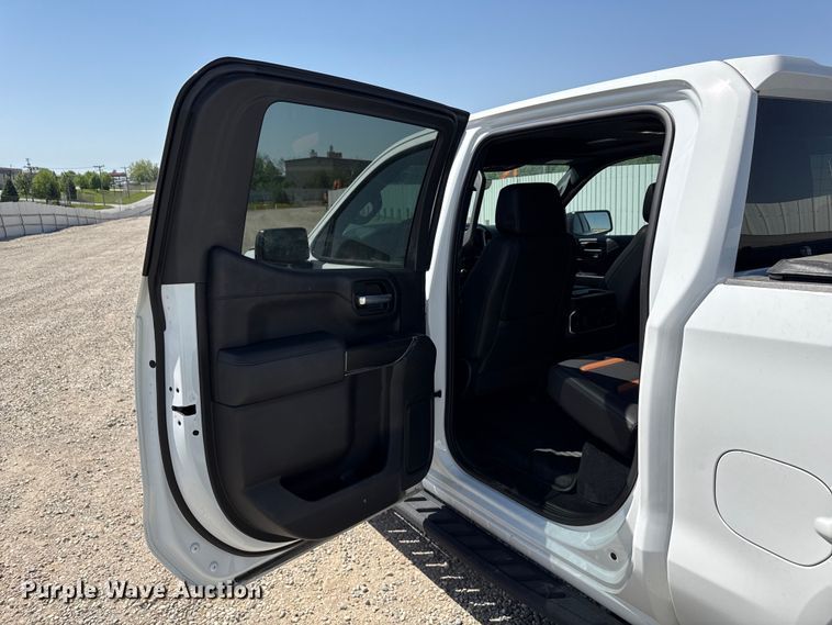 image for item YA3358 2021 GMC Sierra 1500 AT4 Crew Cab pickup truck