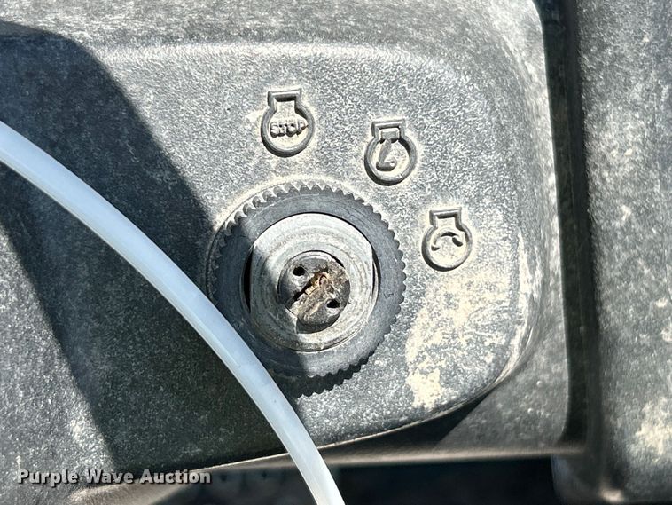image for item YA3630 2016 John Deere Gator 855D XUV utility vehicle