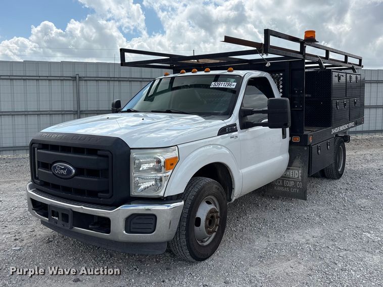 image for item YA3657 2016 Ford F350 Super Duty utility bed pickup truck