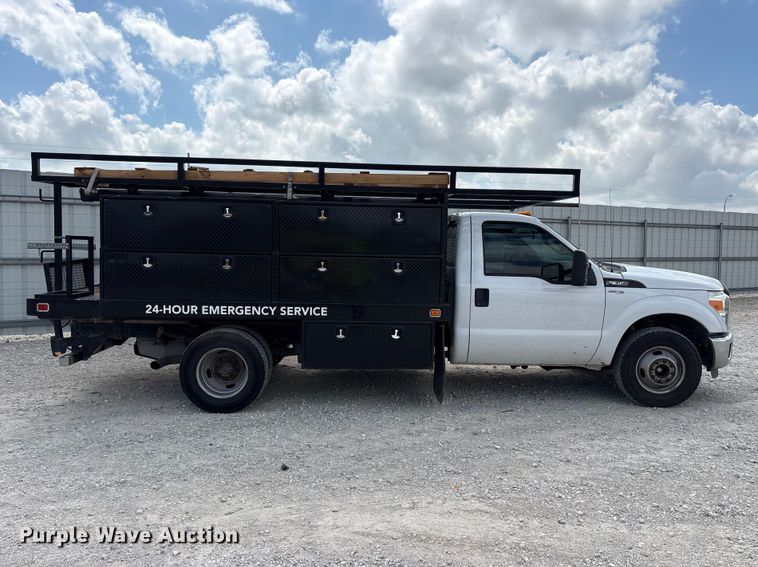image for item YA3657 2016 Ford F350 Super Duty utility bed pickup truck