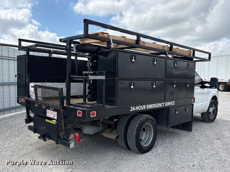 image for item YA3657 2016 Ford F350 Super Duty utility bed pickup truck