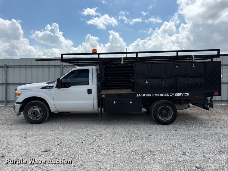 image for item YA3657 2016 Ford F350 Super Duty utility bed pickup truck