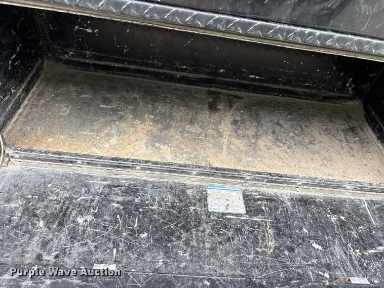 image for item YA3657 2016 Ford F350 Super Duty utility bed pickup truck