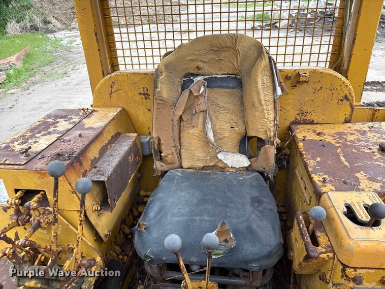 image for item DO5221 Allis Chalmers HD7G-24332 track loader