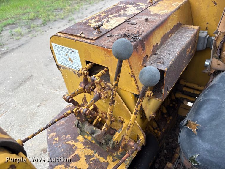 image for item DO5221 Allis Chalmers HD7G-24332 track loader