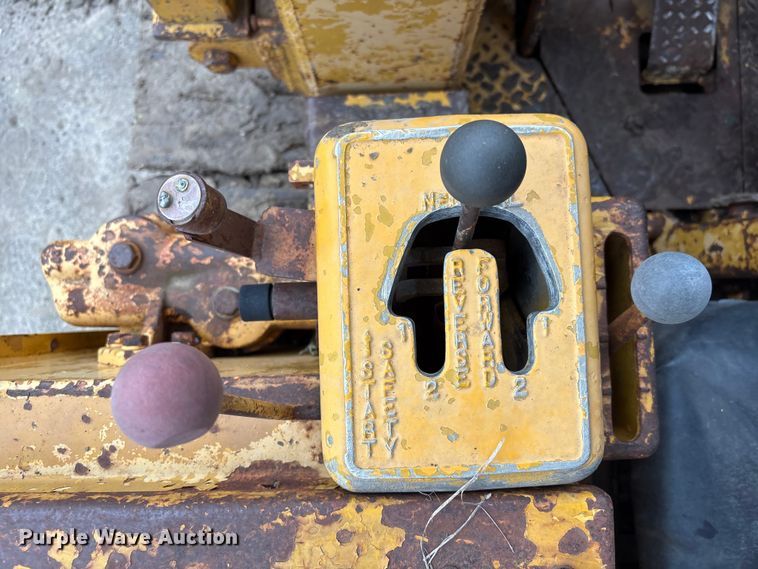 image for item DO5221 Allis Chalmers HD7G-24332 track loader
