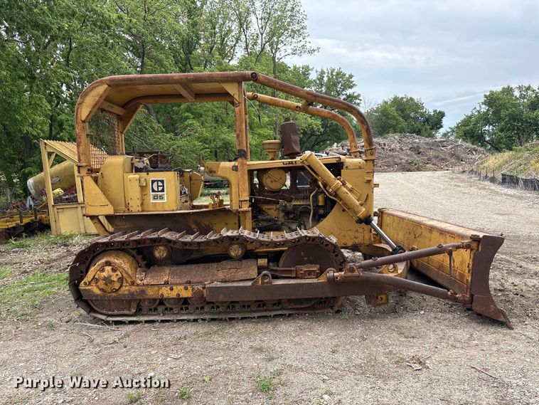 image for item DO5225 1970 Caterpillar D5 dozer