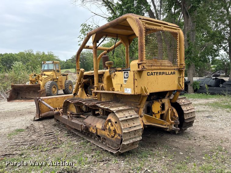 image for item DO5225 1970 Caterpillar D5 dozer