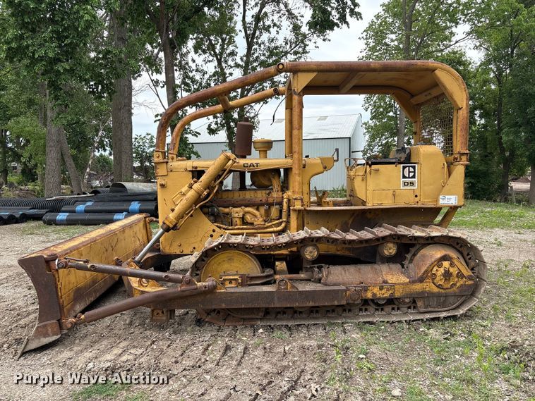 image for item DO5225 1970 Caterpillar D5 dozer