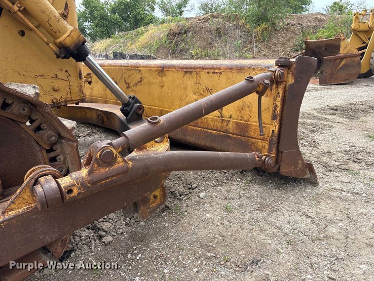 image for item DO5225 1970 Caterpillar D5 dozer
