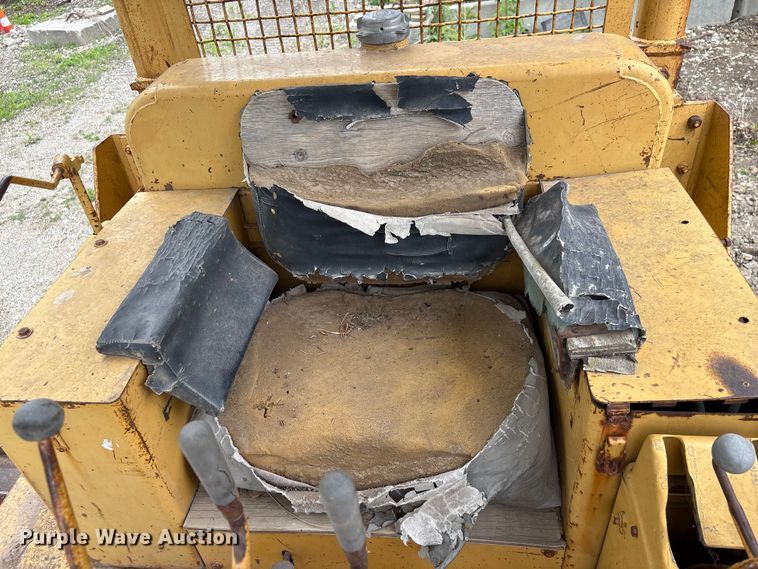 image for item DO5225 1970 Caterpillar D5 dozer