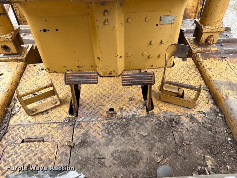 image for item DO5225 1970 Caterpillar D5 dozer