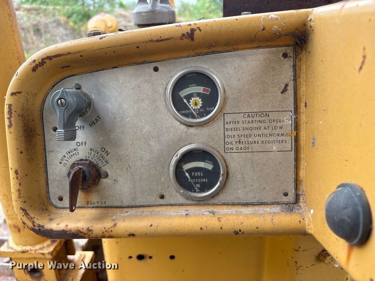image for item DO5225 1970 Caterpillar D5 dozer