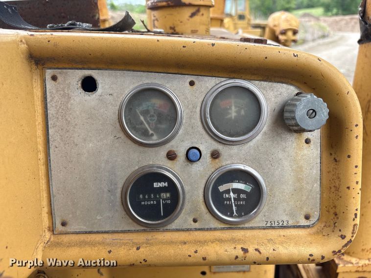 image for item DO5225 1970 Caterpillar D5 dozer