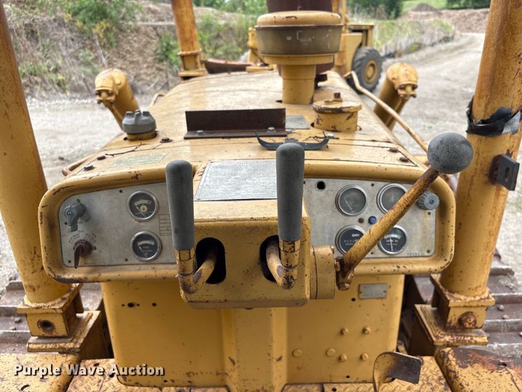 image for item DO5225 1970 Caterpillar D5 dozer