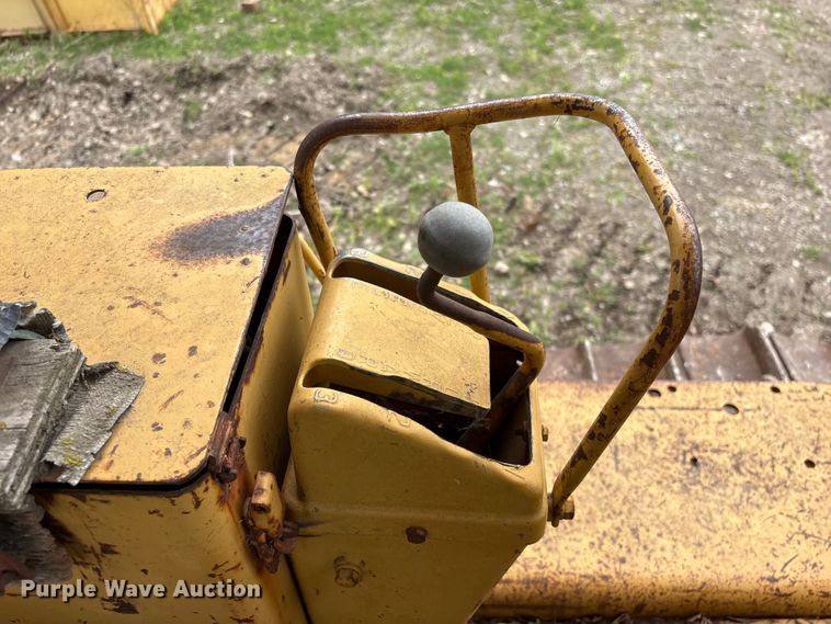 image for item DO5225 1970 Caterpillar D5 dozer