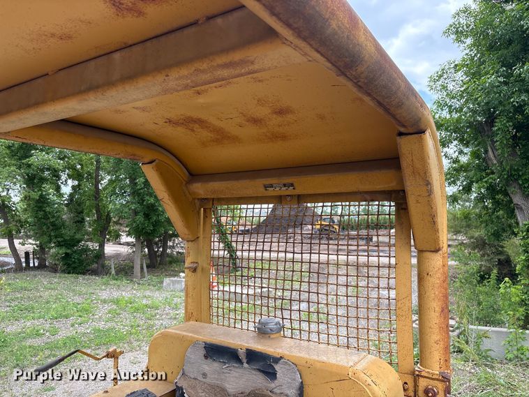 image for item DO5225 1970 Caterpillar D5 dozer