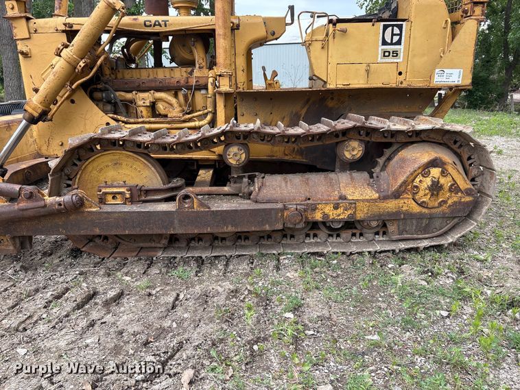 image for item DO5225 1970 Caterpillar D5 dozer