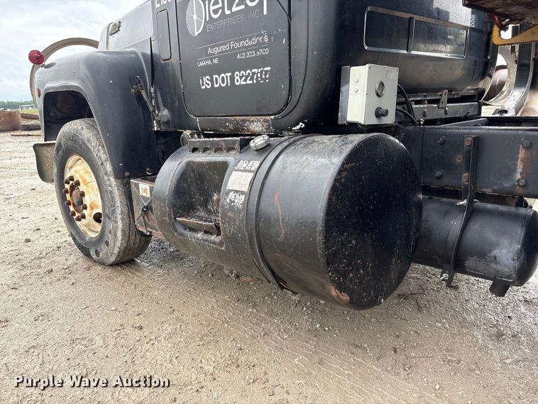 image for item DO5230 1989 Mack R690ST drilling rig truck