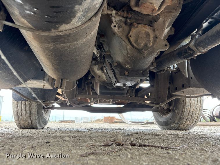 image for item DO5230 1989 Mack R690ST drilling rig truck