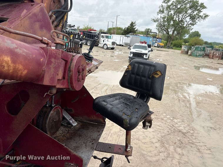 image for item DO5230 1989 Mack R690ST drilling rig truck